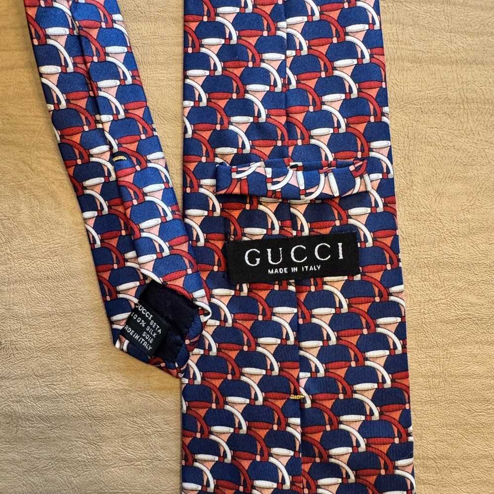 Gucci Men’s Necktie. 100% Silk.